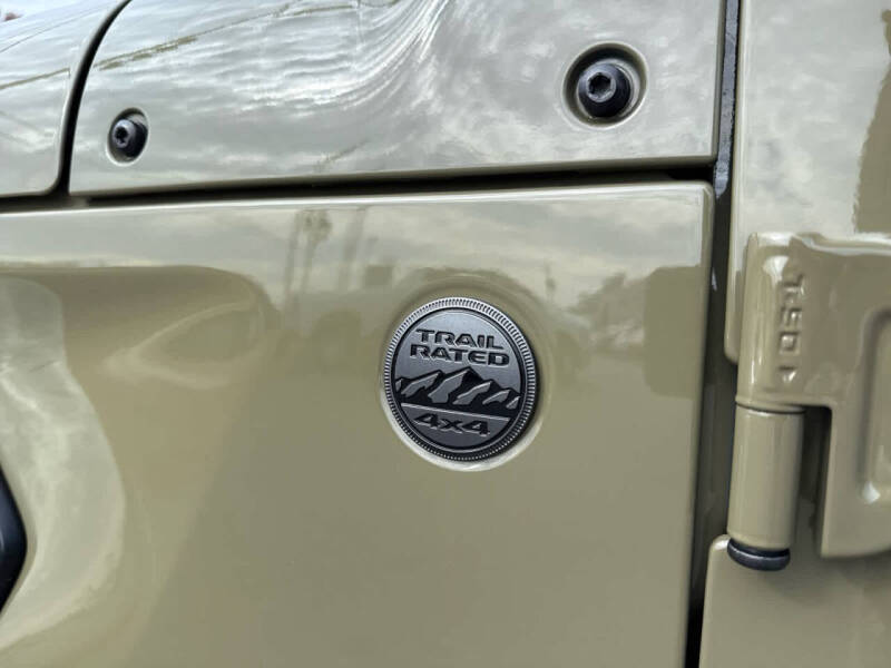 2025 Jeep Gladiator NightHawk