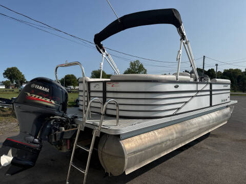 2017 Crest II 230 SLC