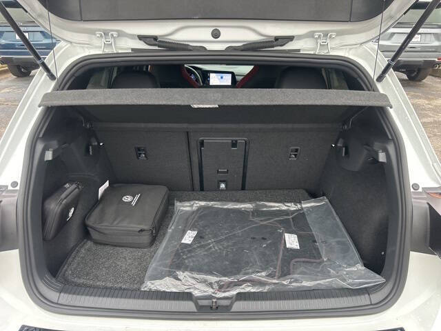 2024 Volkswagen Golf GTI 380 SE