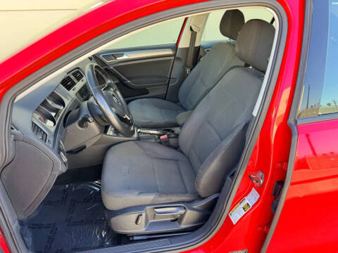 2016 Volkswagen Golf TSI SE