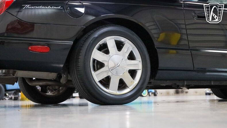 2002 Ford Thunderbird Deluxe