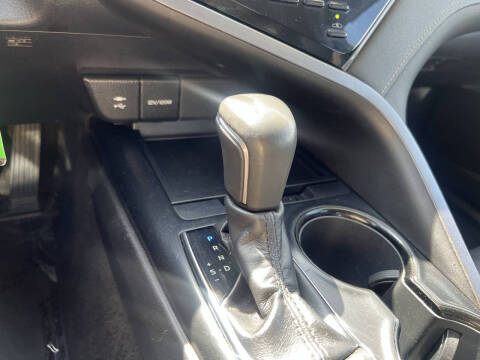 2019 Toyota Camry SE