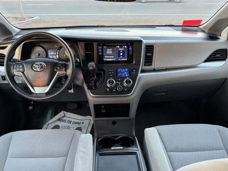 2017 Toyota Sienna
