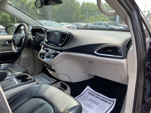 2023 Chrysler Pacifica Touring L