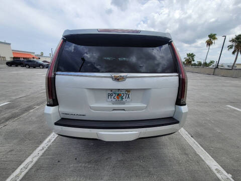 2017 Cadillac Escalade Standard