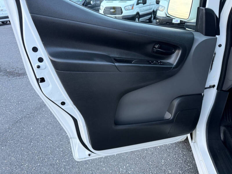 2020 Nissan NV200 SV