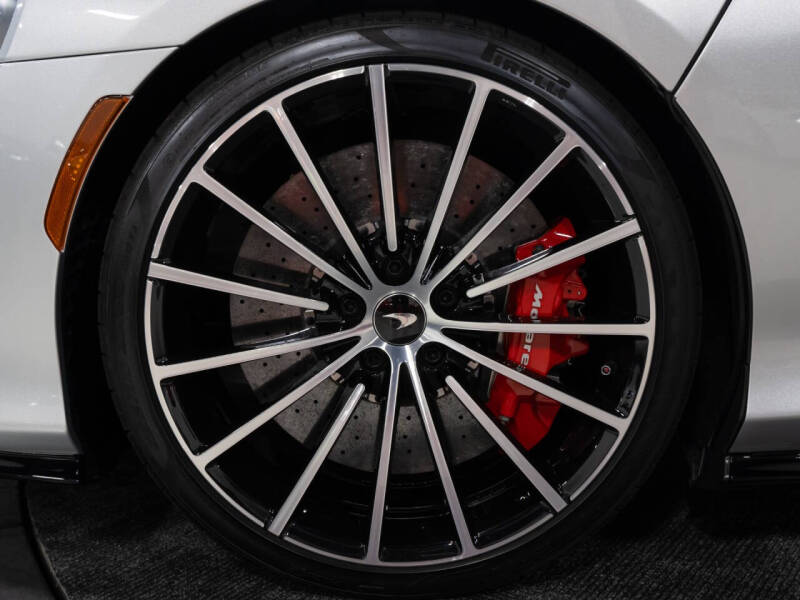 2023 McLaren GT