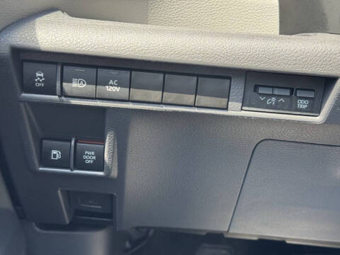 2024 Toyota Sienna XLE 7-Passenger