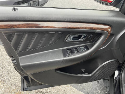 2018 Ford Taurus Limited