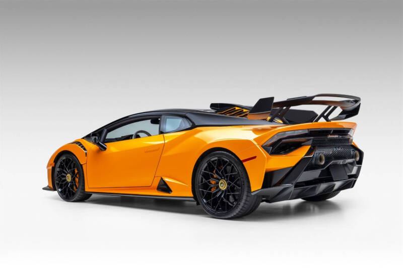 2023 Lamborghini Huracan STO