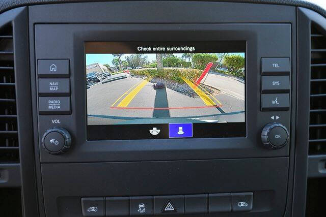 2023 Mercedes-Benz Metris Passenger