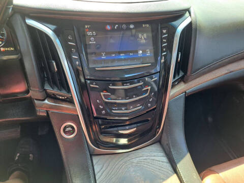 2015 Cadillac Escalade Luxury