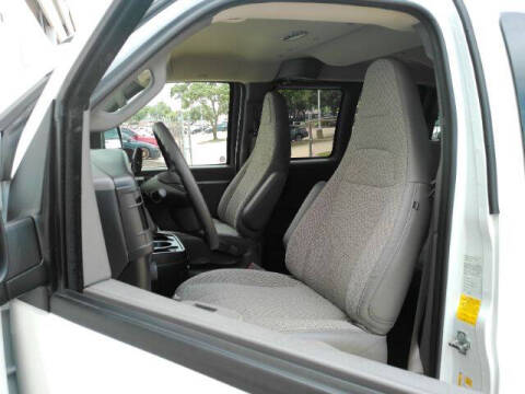 2025 Chevrolet Express LT 3500