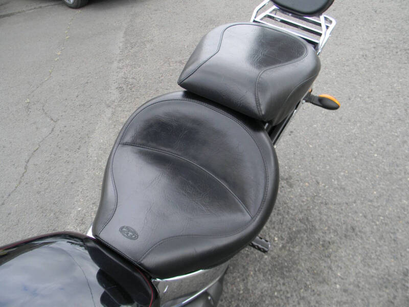 2005 Yamaha V-Star 650 Custom
