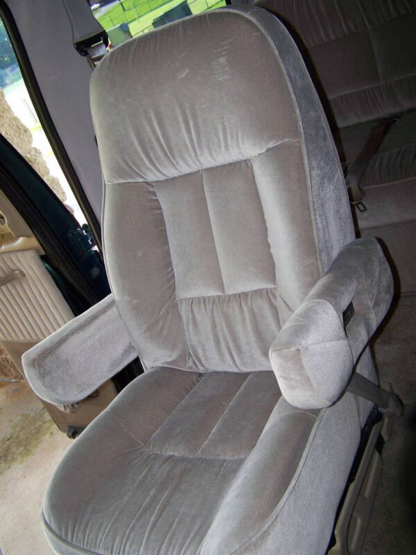 2000 Ford E-Series E-150