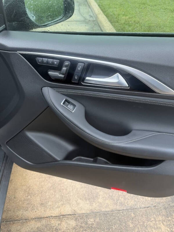 2018 Infiniti QX30 Essential