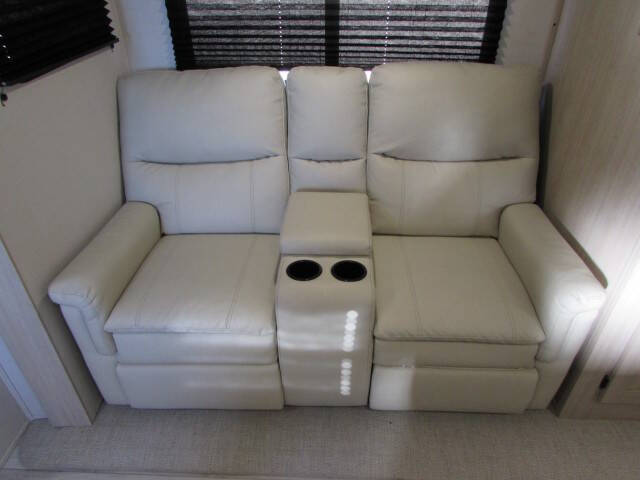 2025 Forest River AVENGER 25