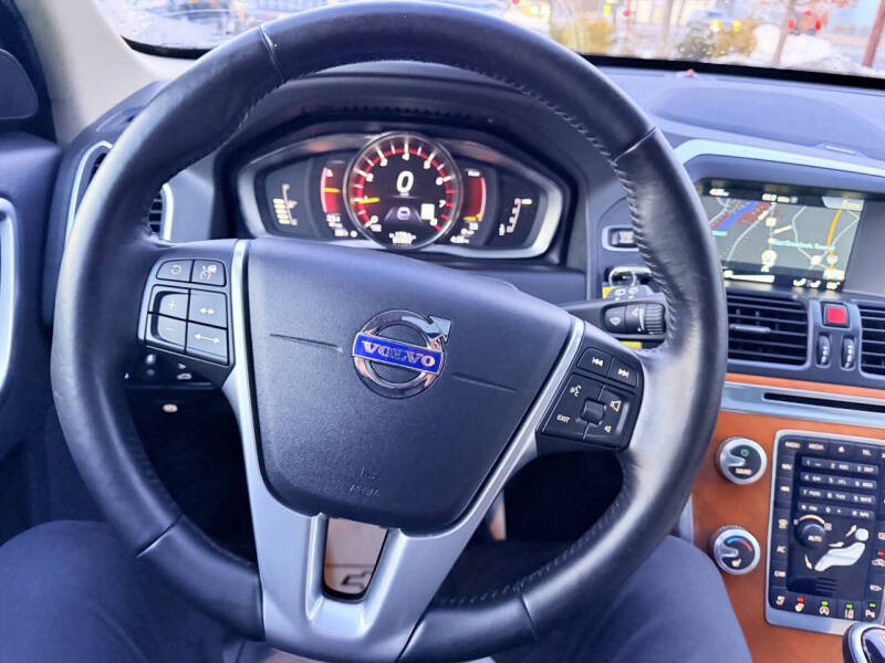 2016 Volvo XC60 T5 Drive-E Platinum