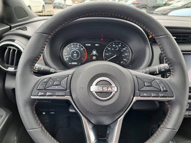 2023 Nissan Kicks SR