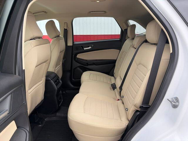 2022 Ford Edge SE