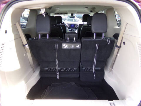 2017 Chrysler Pacifica Touring-L
