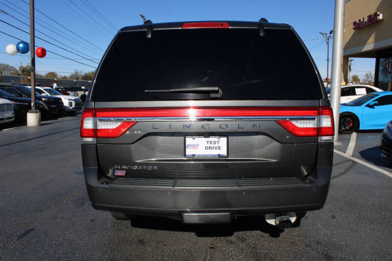 2017 Lincoln Navigator Select
