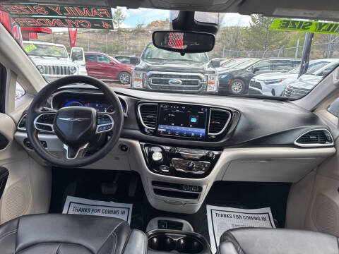 2024 Chrysler Pacifica Touring L