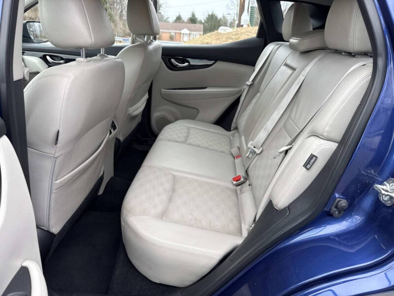 2022 Nissan Rogue Sport SV