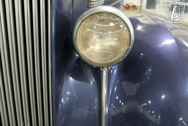 1939 Packard Six