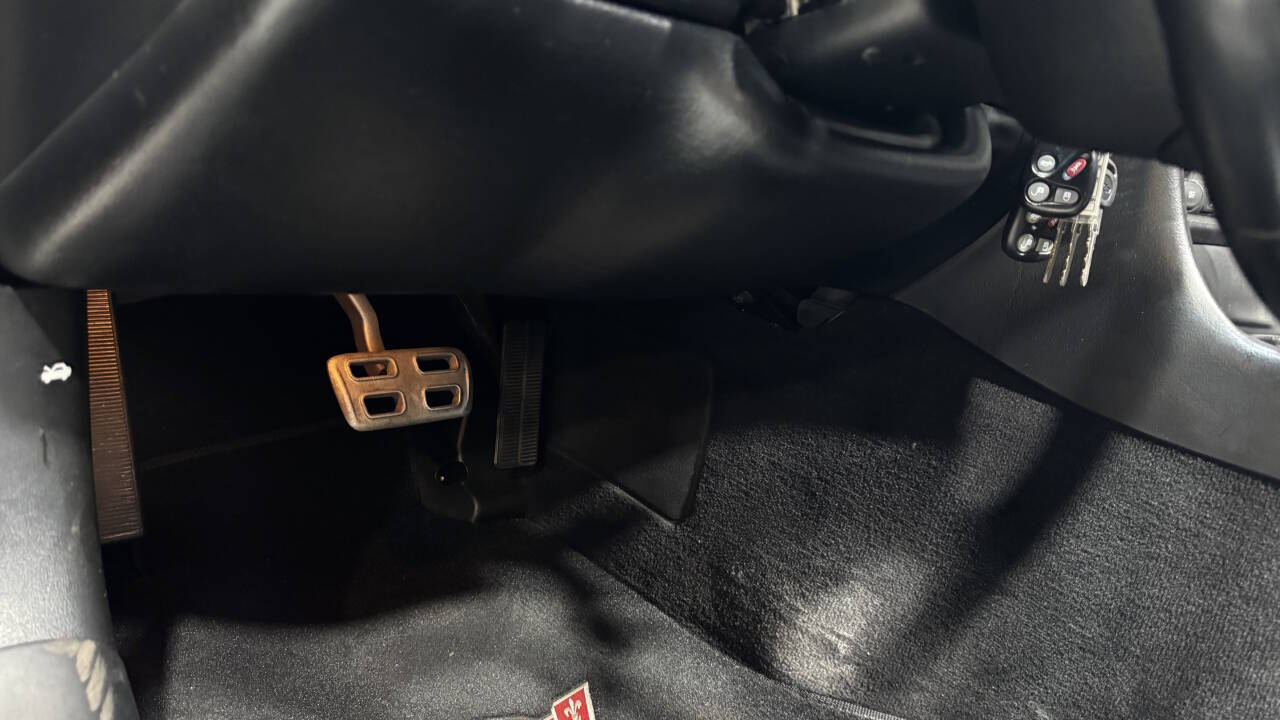 2004 Chevrolet Corvette 33