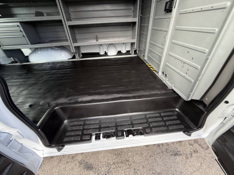 2022 GMC Savana 2500
