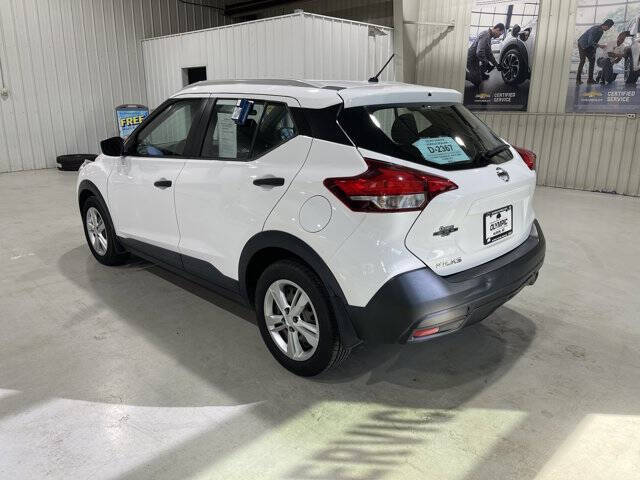 2019 Nissan Kicks S