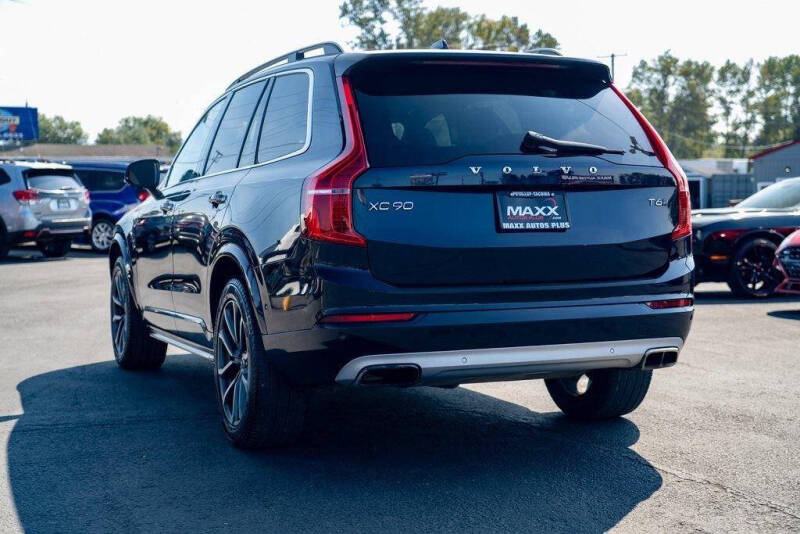 2017 Volvo XC90 T6 Momentum
