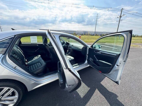 2017 Volkswagen Passat V6 SEL Premium