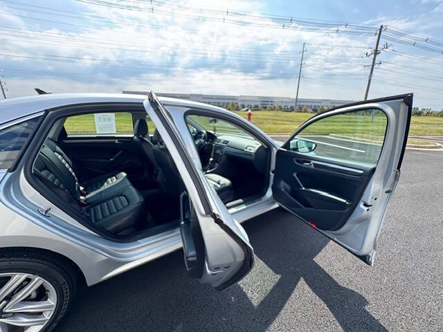 2017 Volkswagen Passat V6 SEL Premium