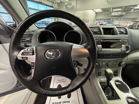 2011 Toyota Highlander SE