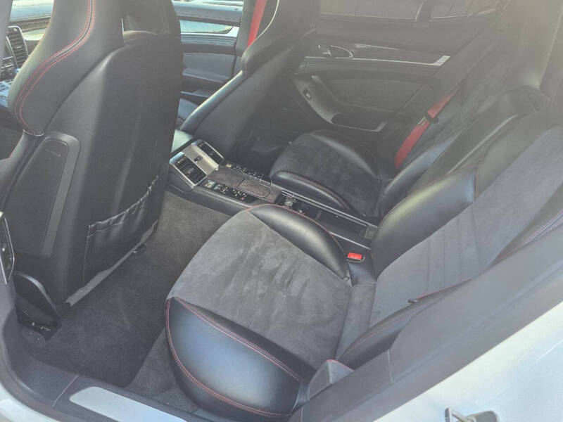 2013 Porsche Panamera GTS