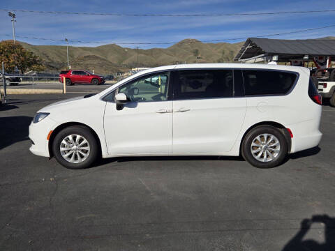 2017 Chrysler Pacifica Touring