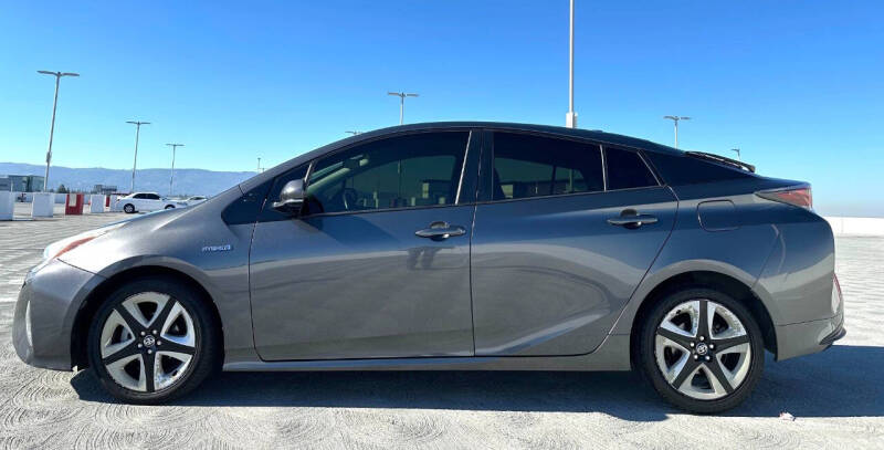 2016 Toyota Prius Three Touring