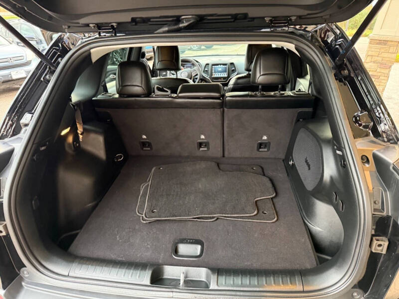 2022 Jeep Cherokee Latitude Lux