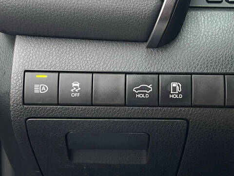 2024 Toyota Camry Hybrid SE