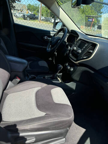 2015 Jeep Cherokee Sport