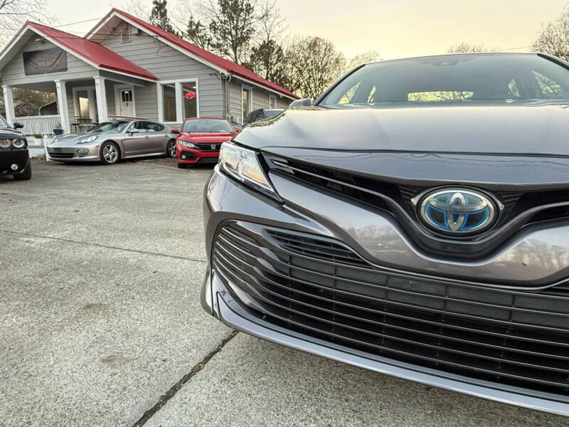 2019 Toyota Camry Hybrid LE