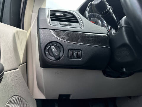 2014 Chrysler Town and Country Touring