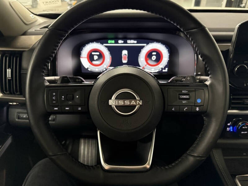 2023 Nissan Pathfinder Platinum