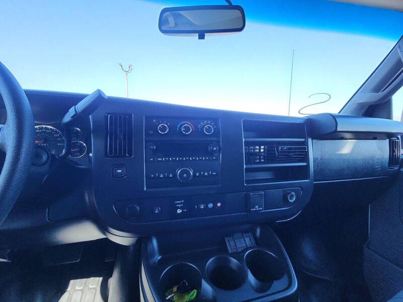 2025 GMC Savana 2500
