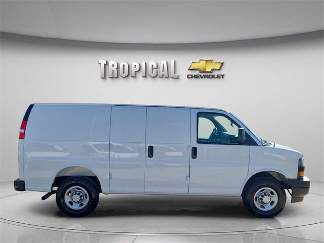 2025 Chevrolet Express 2500