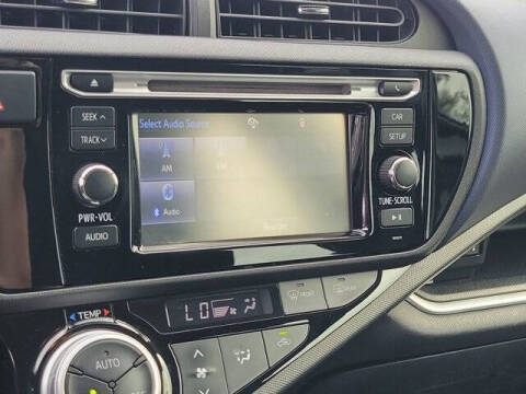 2016 Toyota Prius c Two