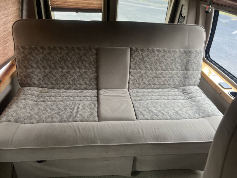 2000 Ford E-Series E-150