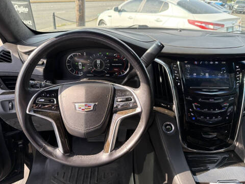 2018 Cadillac Escalade Platinum